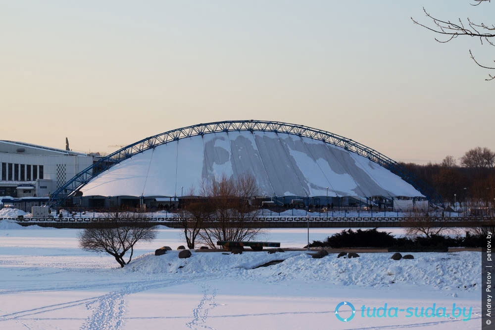 Каток возле Дворца спорта