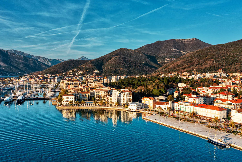 Набережная Пине в Тивате Набережная Пине