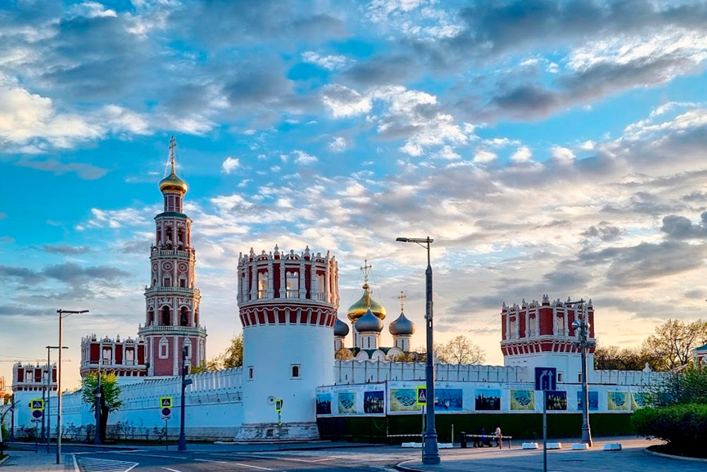 Новодевичий монастырь в Москве Новодевичий монастырь